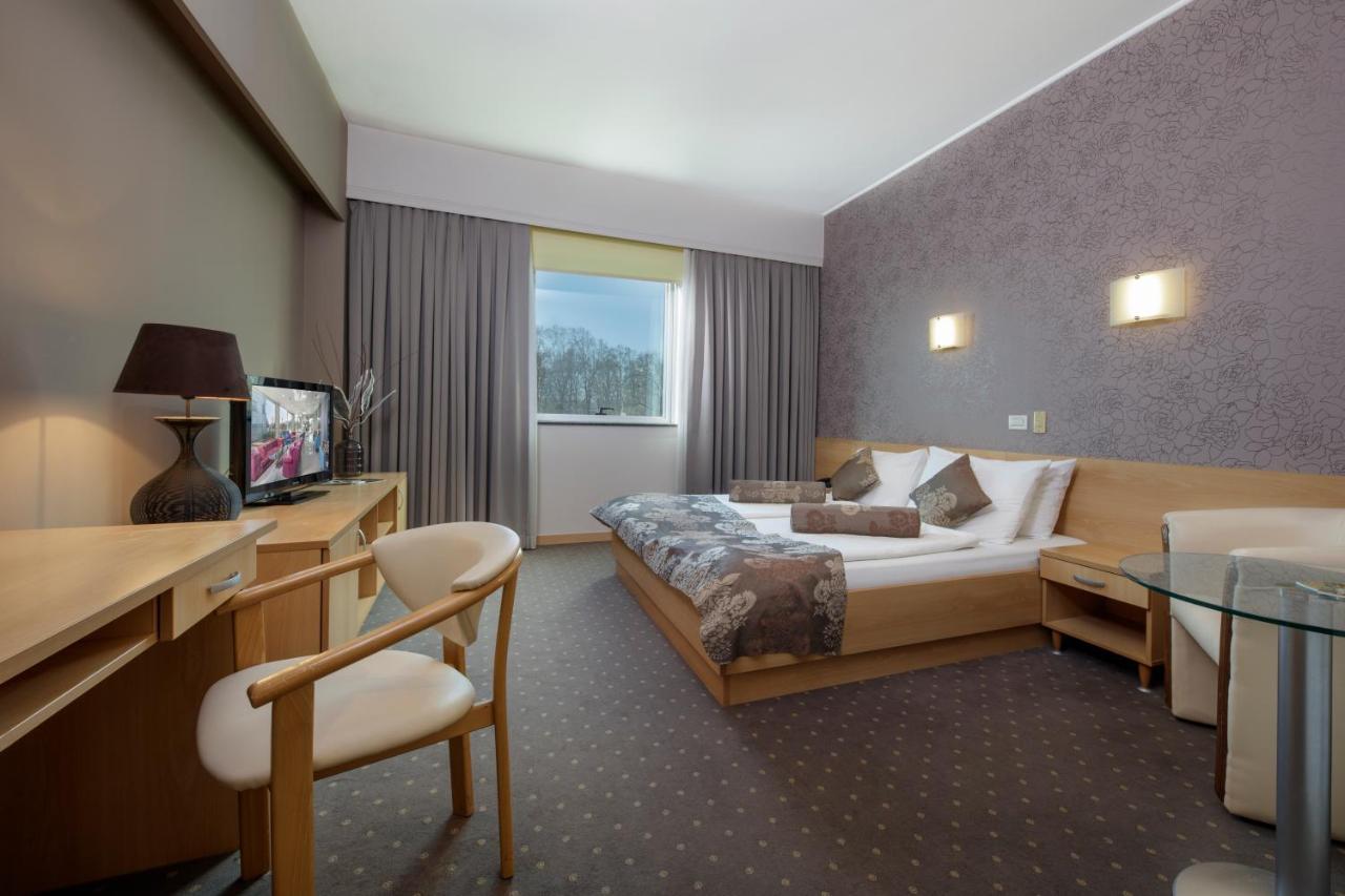 Hotel Zovko Zagreb Sesvete Exterior photo
